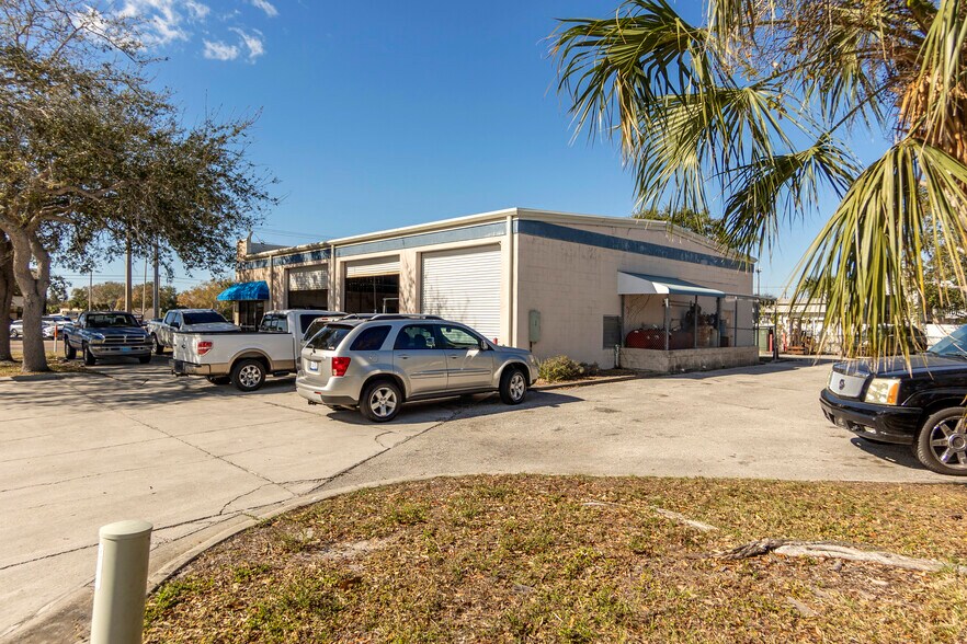 More Photos Of 6735 14th St, Bradenton Auto Repair For Sale