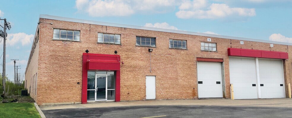 More Photos Of 2101 Arthur Ave, Elk Grove Village Manufacturing For Lease