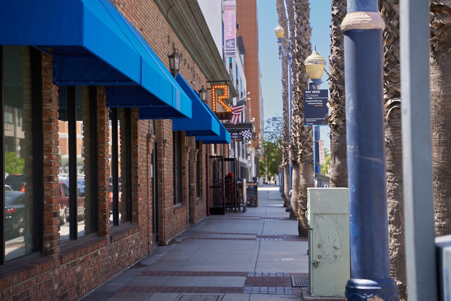 More Photos Of 108 W 3rd St, Long Beach Restaurant For Lease