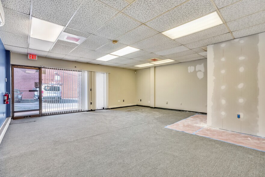 More Photos Of 6314 Windsor Mill Rd, Woodlawn Office For Sale