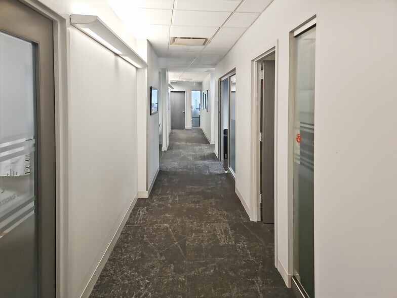 More Photos Of 1 Bridge Plz N, Fort Lee Coworking Space