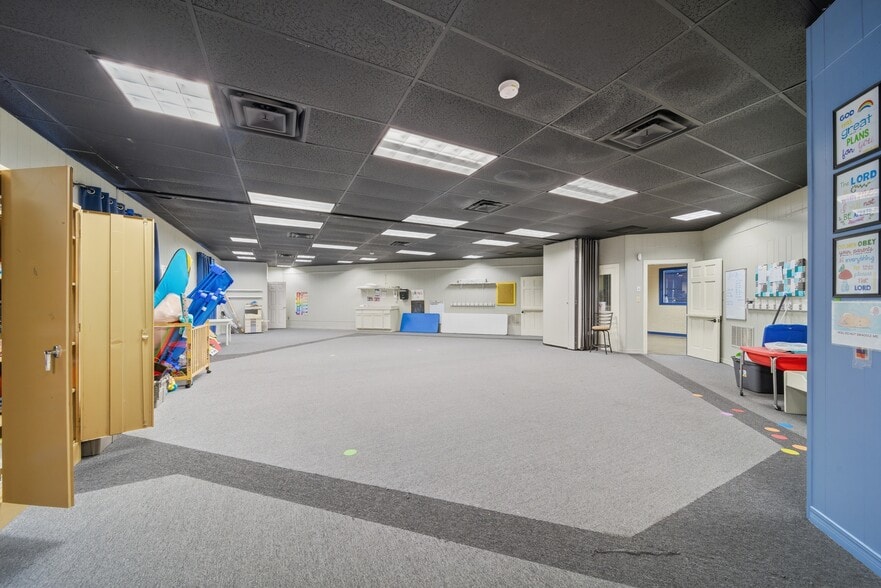 More Photos Of 7100 E 31st St, Tulsa Religious Facility For Sale