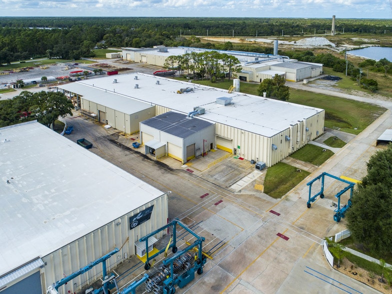 More Photos Of 1958 Unsinkable St, Flagler Beach Manufacturing For Sale