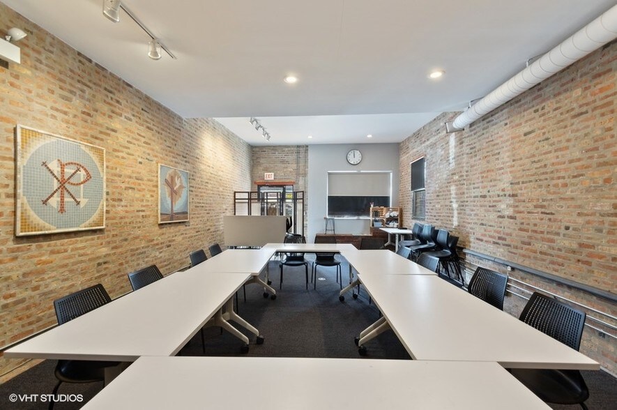 More Photos Of 1434 W Montrose Ave, Chicago Storefront For Lease