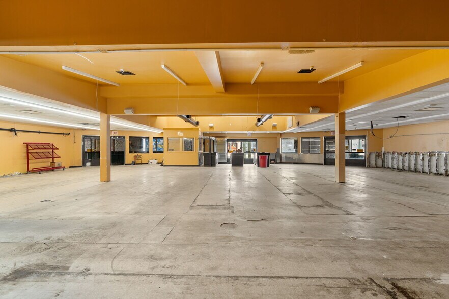 More Photos Of 2270 Hylan Blvd, Staten Island Supermarket For Sale