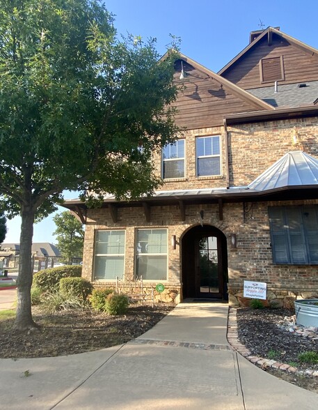 Primary Photo Of 140 Old Town Blvd N, Argyle Office For Lease