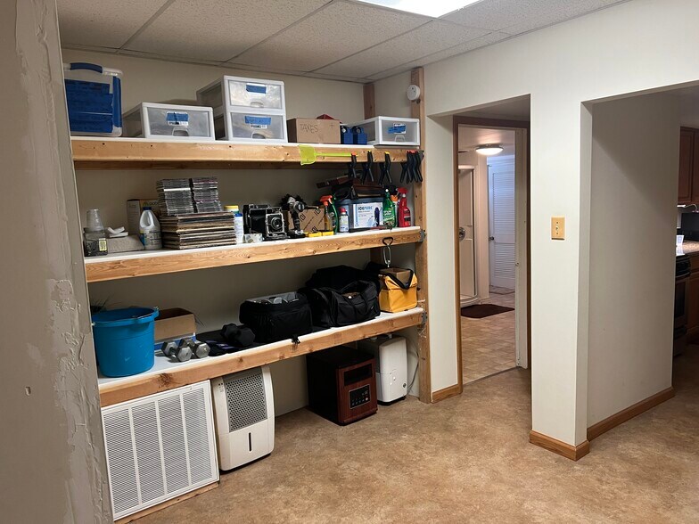 More Photos Of 300 E Broadway Blvd, Johnston City Specialty For Sale
