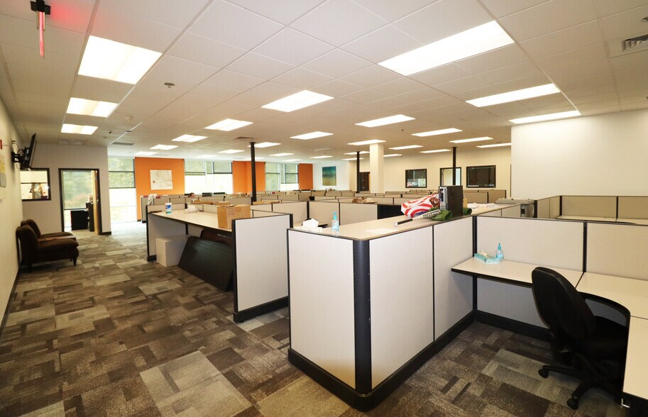 More Photos Of 400 International Way, Springfield Office For Lease