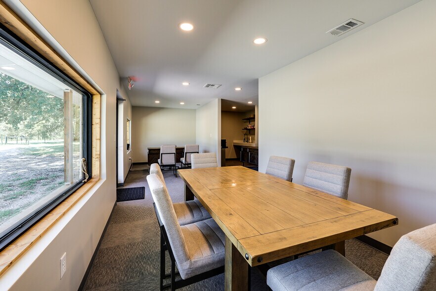 More Photos Of 6720 Dick Price Rd, Mansfield Office For Lease