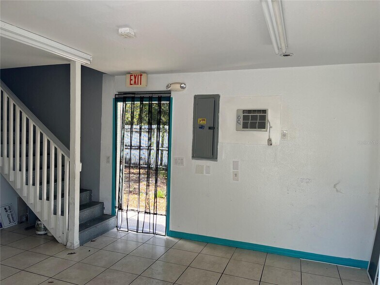 More Photos Of 18132 Commercial Way, Weeki Wachee Fast Food For Sale
