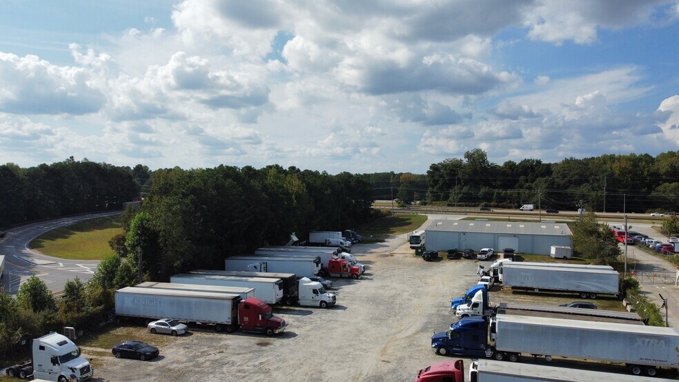 More Photos Of 424 SE Broad St, Fairburn Distribution For Lease