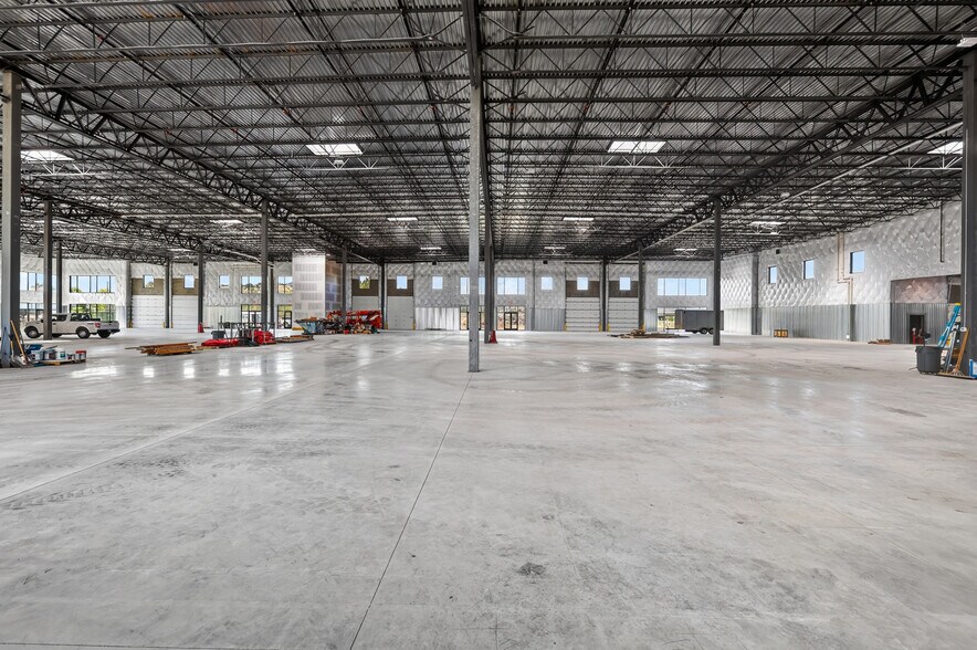 More Photos Of 22421 E Appleway Ave, Liberty Lake Showroom For Lease