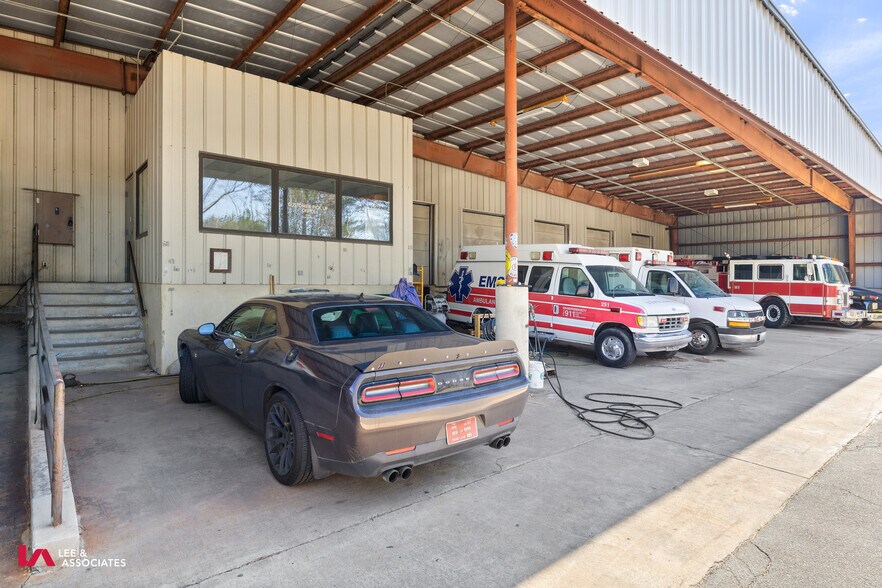 More Photos Of 4151 Industrial Park Dr, Norcross Warehouse For Lease