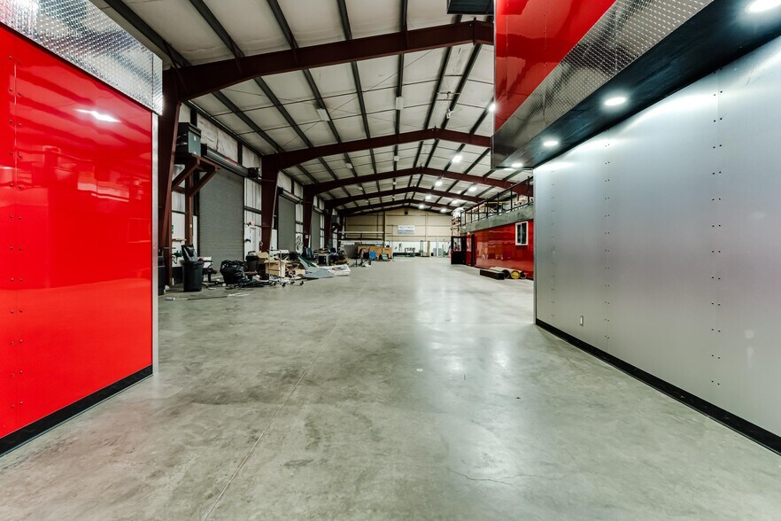 More Photos Of 810 S 2nd St, Harrisburg Warehouse For Lease