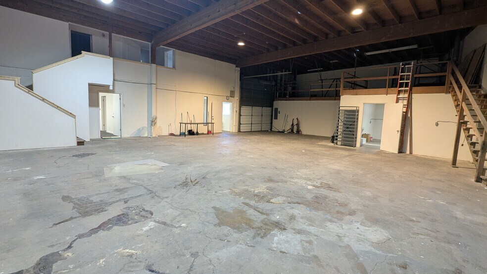More Photos Of 22331-22345 Meekland Ave, Hayward Warehouse For Lease