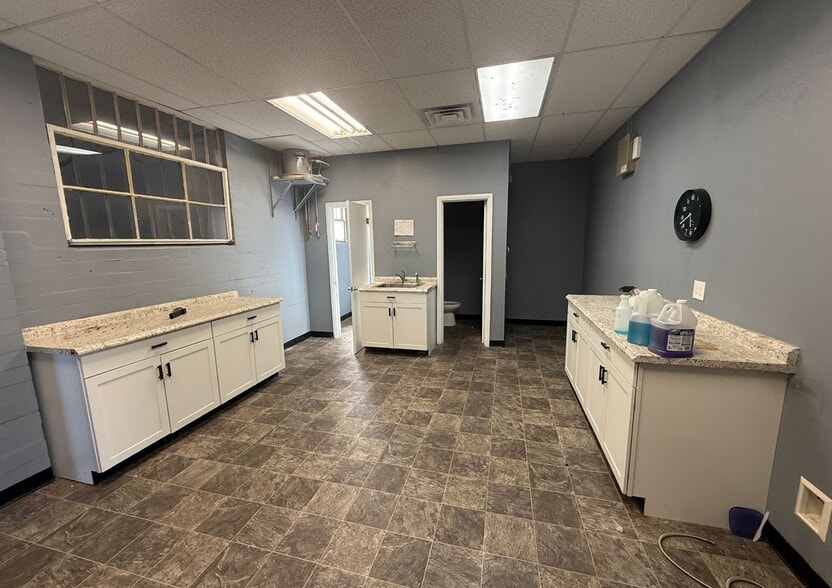 More Photos Of 5300-5320 Menaul Blvd NE, Albuquerque Storefront Retail Office For Lease