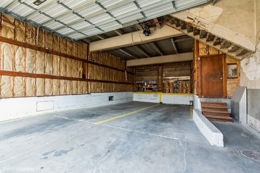 More Photos Of 5041-5047 N Western Ave, Chicago Flex For Lease