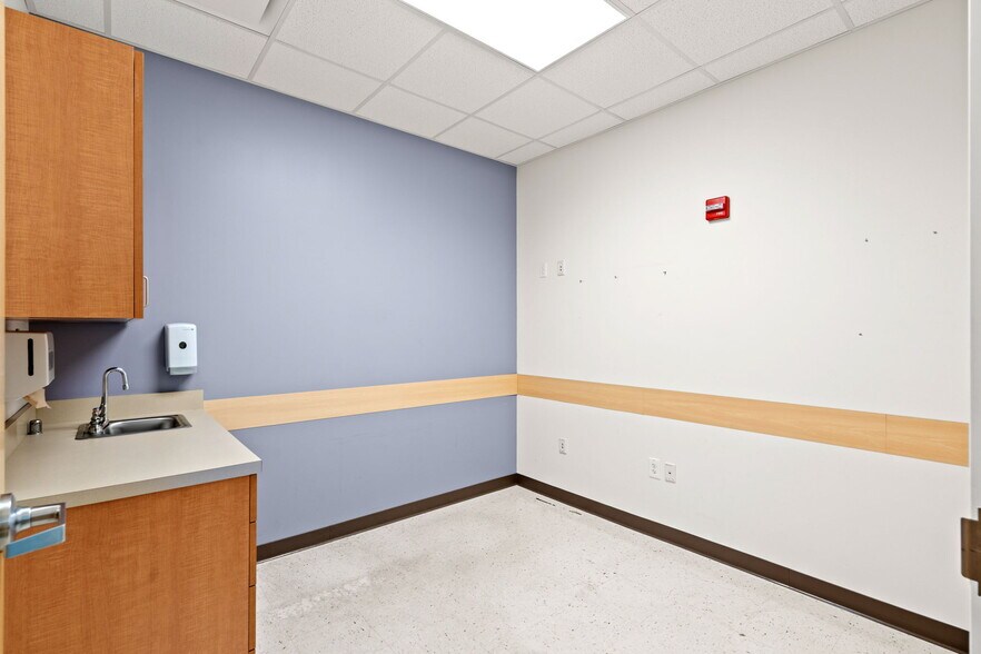 More Photos Of , Lawrence Office For Sale