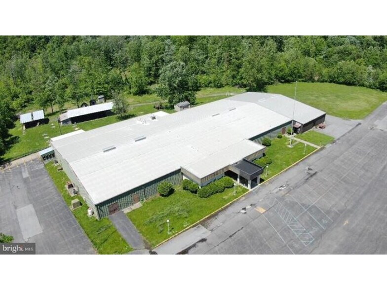 More Photos Of 80 Brady Ln, Lewistown Sports And Entertainment For Sale