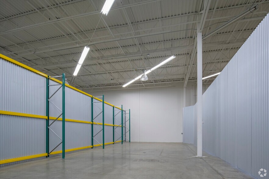 More Photos Of 10949 E Peakview Ave, Englewood Manufacturing For Lease