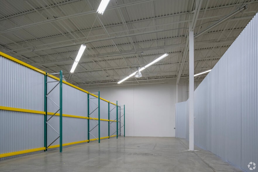 More Photos Of 10949 E Peakview Ave, Englewood Manufacturing For Lease