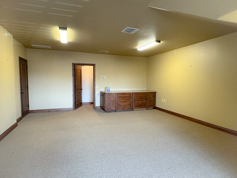 More Photos Of 9212 N Kelley Ave, Oklahoma City Office For Lease