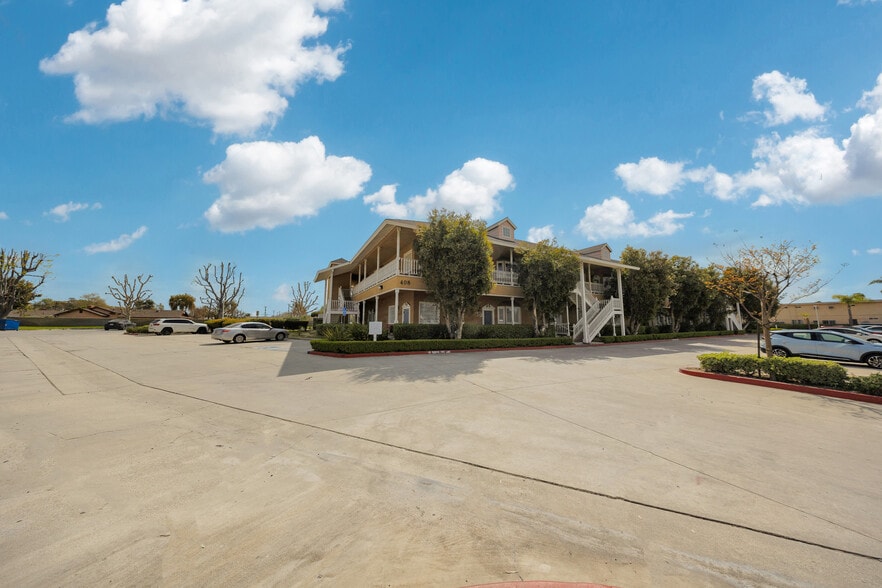 More Photos Of 408 S Beach Blvd, Anaheim Medical For Sale