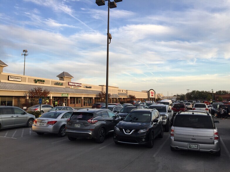 More Photos Of 1802 N Jackson St, Tullahoma Unknown For Lease