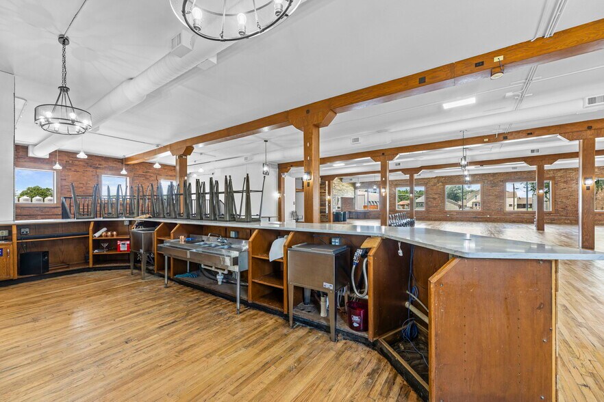 More Photos Of 415 W Madison Ave, Iola Restaurant For Sale