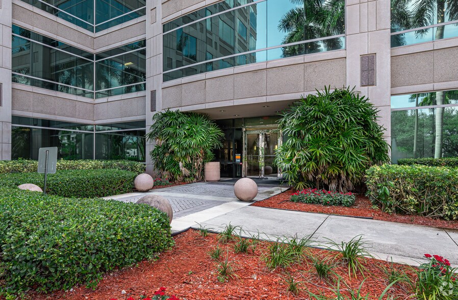 More Photos Of 13450 W Sunrise Blvd, Sunrise Office For Sale