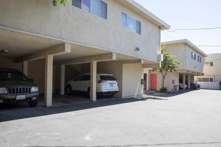 More Photos Of 14716-14722 Delano St, Van Nuys Multifamily For Sale