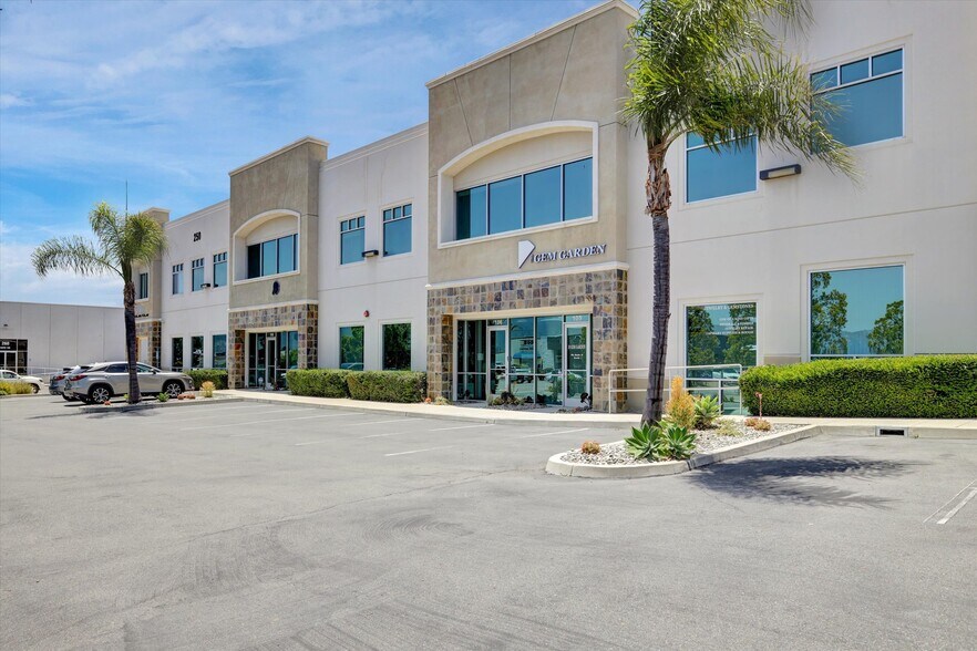 More Photos Of 250 S Pacific St, San Marcos Flex For Lease