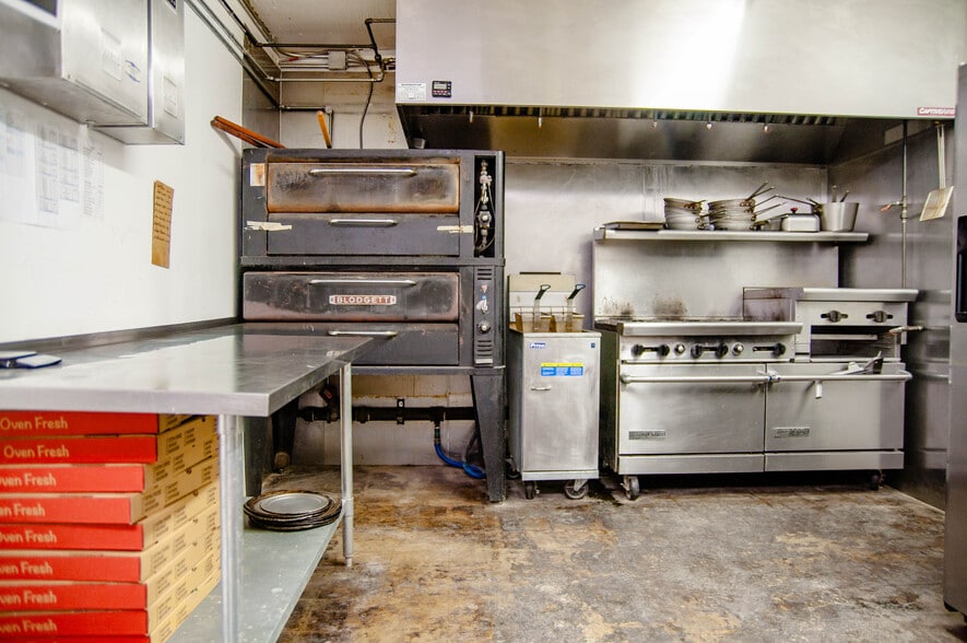 More Photos Of 2003 Oneida Valley Rd, Karns City Restaurant For Sale