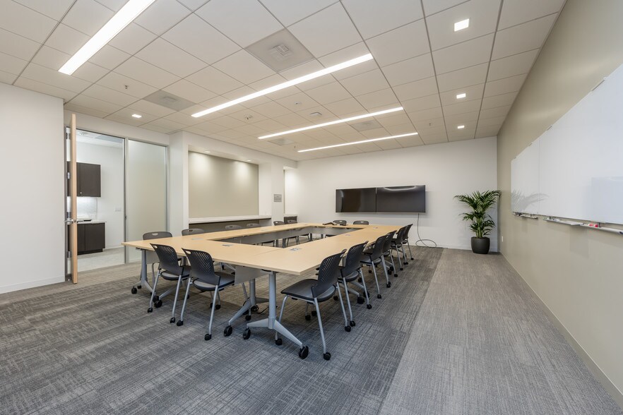 More Photos Of 360 22nd St, Oakland Office For Lease