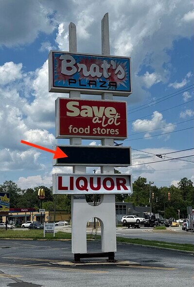 More Photos Of 806-810 Madison Hwy, Valdosta General Retail For Lease