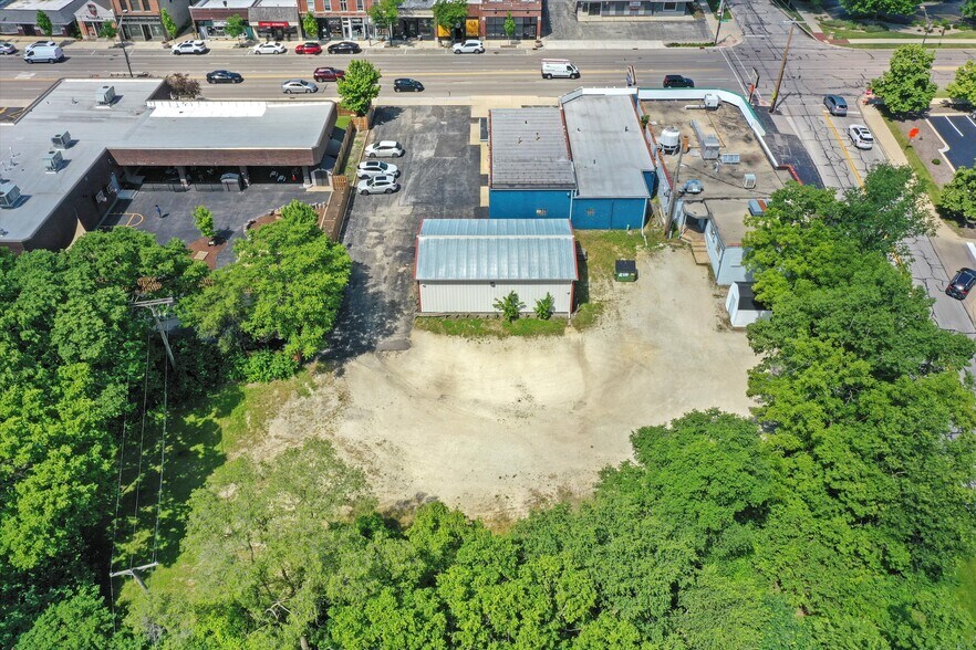 More Photos Of 108 S Batavia Ave, Batavia Auto Repair For Sale