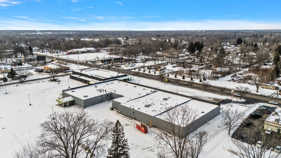 More Photos Of 3402 Richfield Rd, Flint Freestanding For Sale
