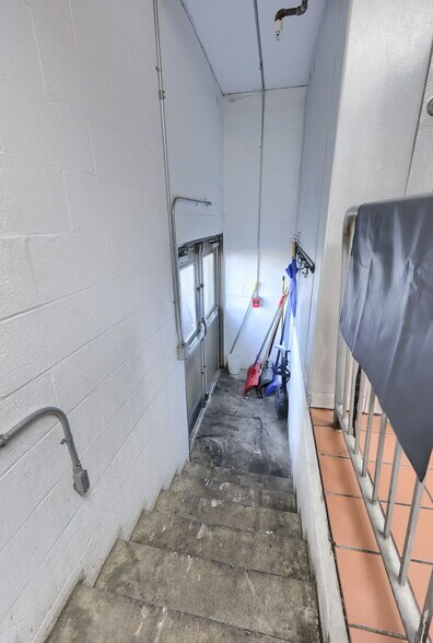 More Photos Of 3610 Newport rd, Intercourse Specialty For Lease