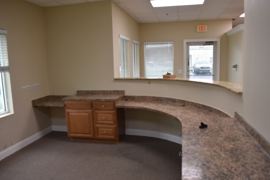 More Photos Of 13000 Automobile Blvd N, Clearwater Warehouse For Lease