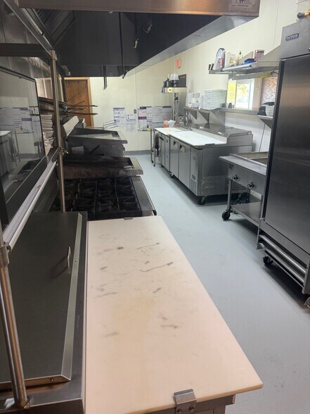 More Photos Of 1031-1055 Station Dr, Oswego General Retail For Lease
