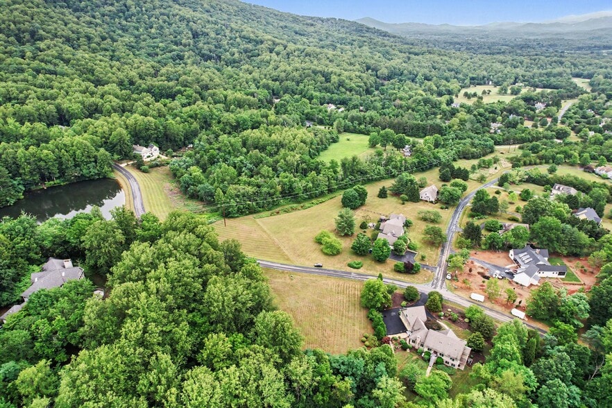 More Photos Of 390 Saddleback Knl, Nellysford Specialty For Sale