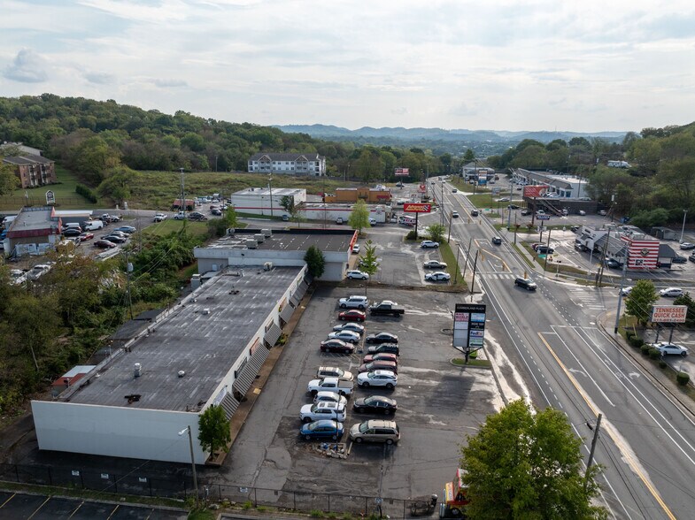 More Photos Of 6399 Charlotte Pike, Nashville Freestanding For Sale