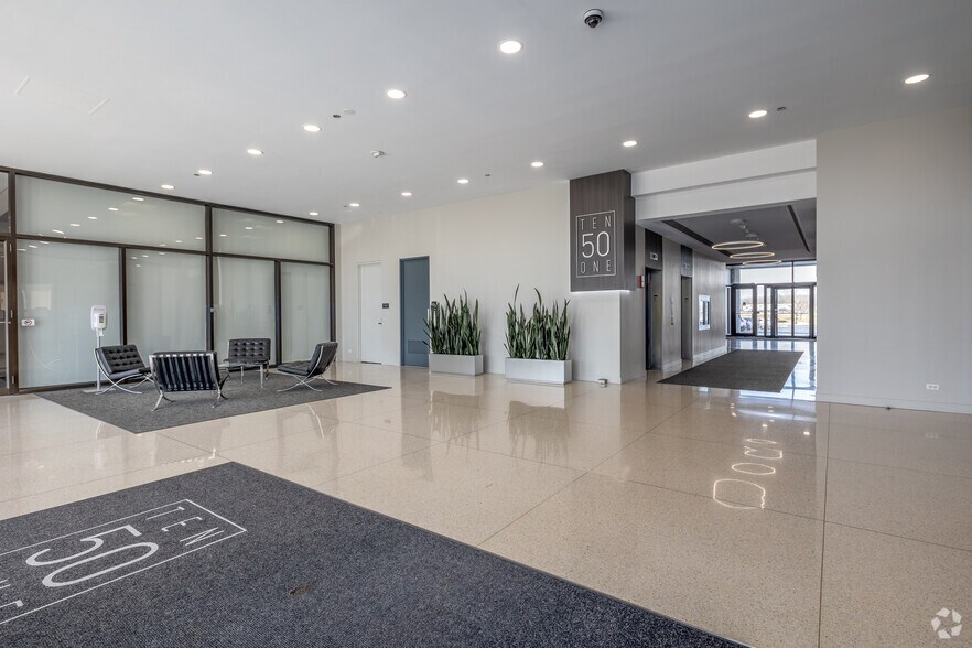 More Photos Of 1051 Perimeter Dr, Schaumburg Office For Lease