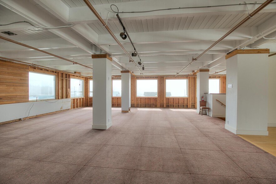 More Photos Of 61 Main St, Pacific Beach Restaurant For Sale