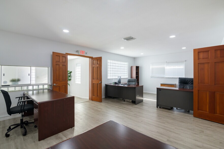 More Photos Of 412 SE 23rd St, Fort Lauderdale Medical For Sale