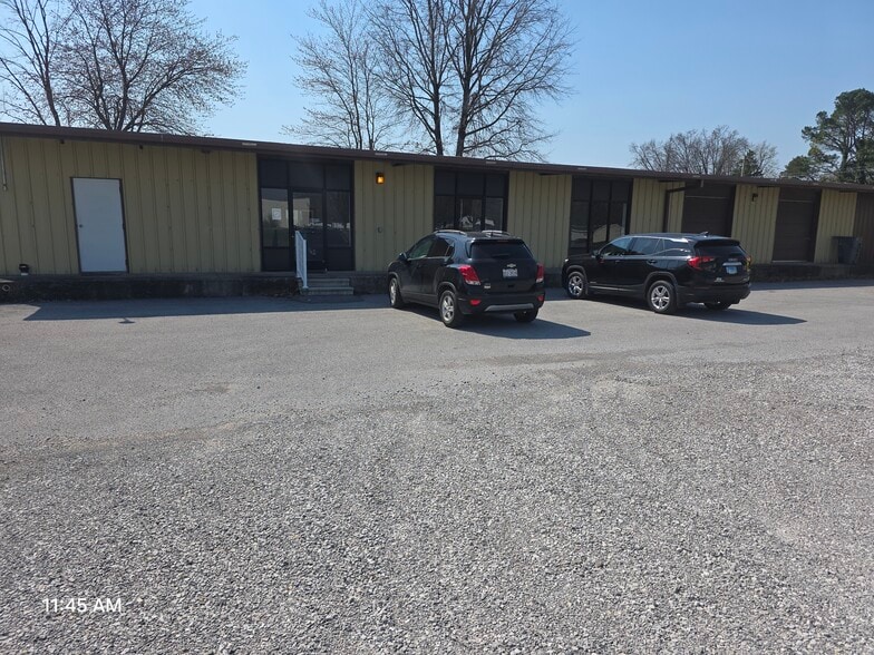 More Photos Of 9966 Samuel Rd, Carterville Self Storage For Sale