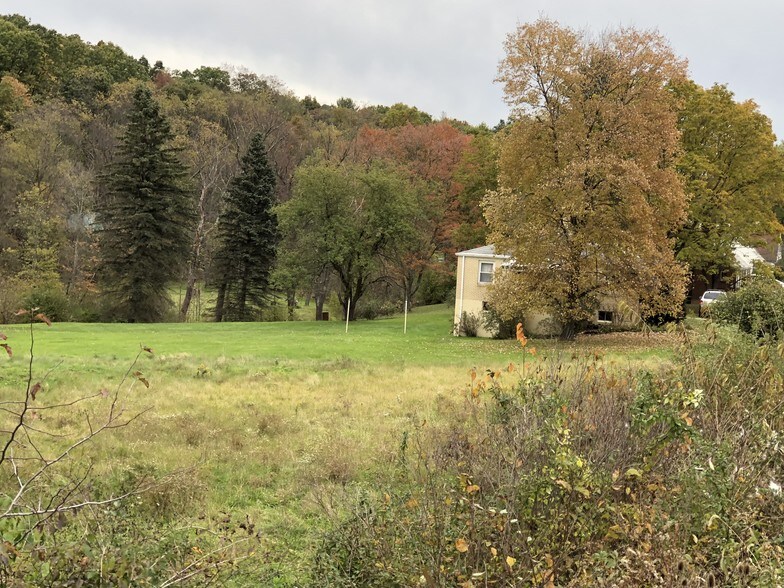 More Photos Of 107 Overbrook Rd, Valencia Land For Lease