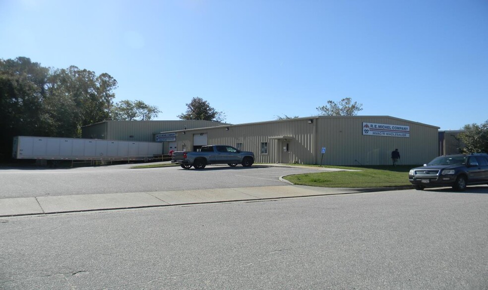 Primary Photo Of 2609 Dean Dr, Virginia Beach Warehouse For Lease