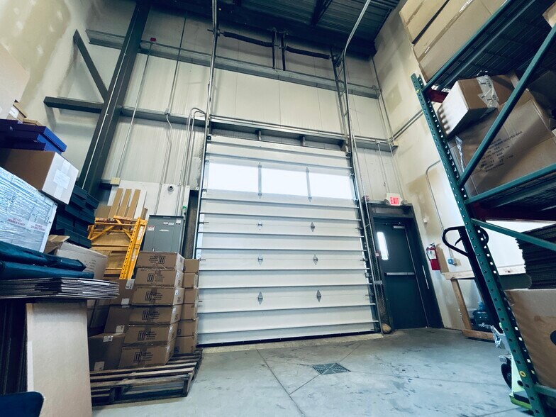 More Photos Of 11350 119 St NW, Edmonton Light Distribution For Lease