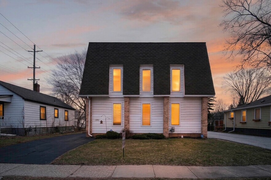 Primary Photo Of 175 2nd St, Belleville Office For Sale